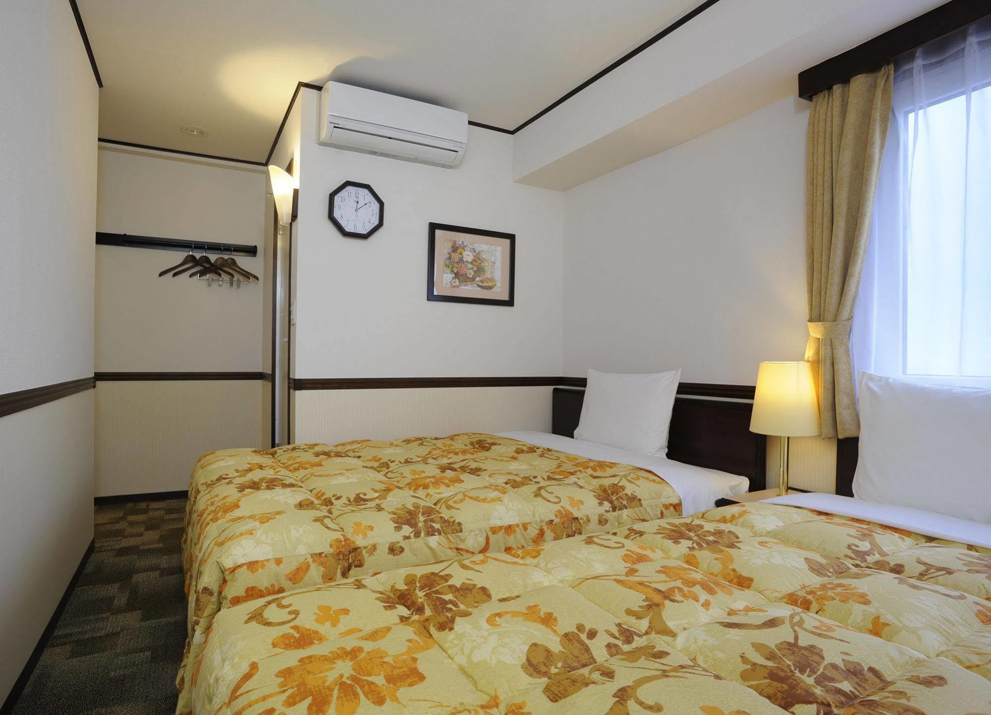 Toyoko Inn Sendai Higashi-Guchi No.1 Екстер'єр фото