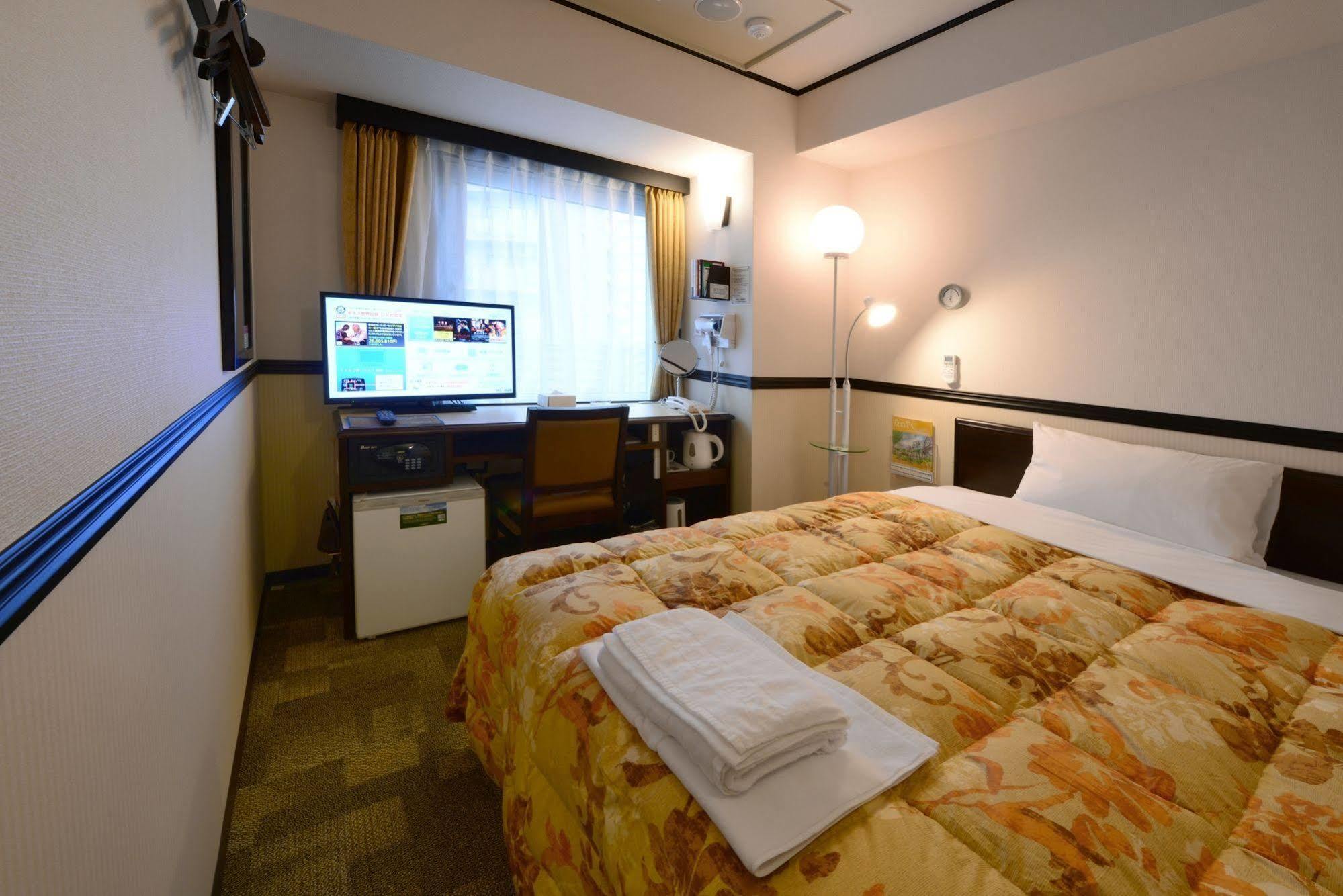Toyoko Inn Sendai Higashi-Guchi No.1 Екстер'єр фото